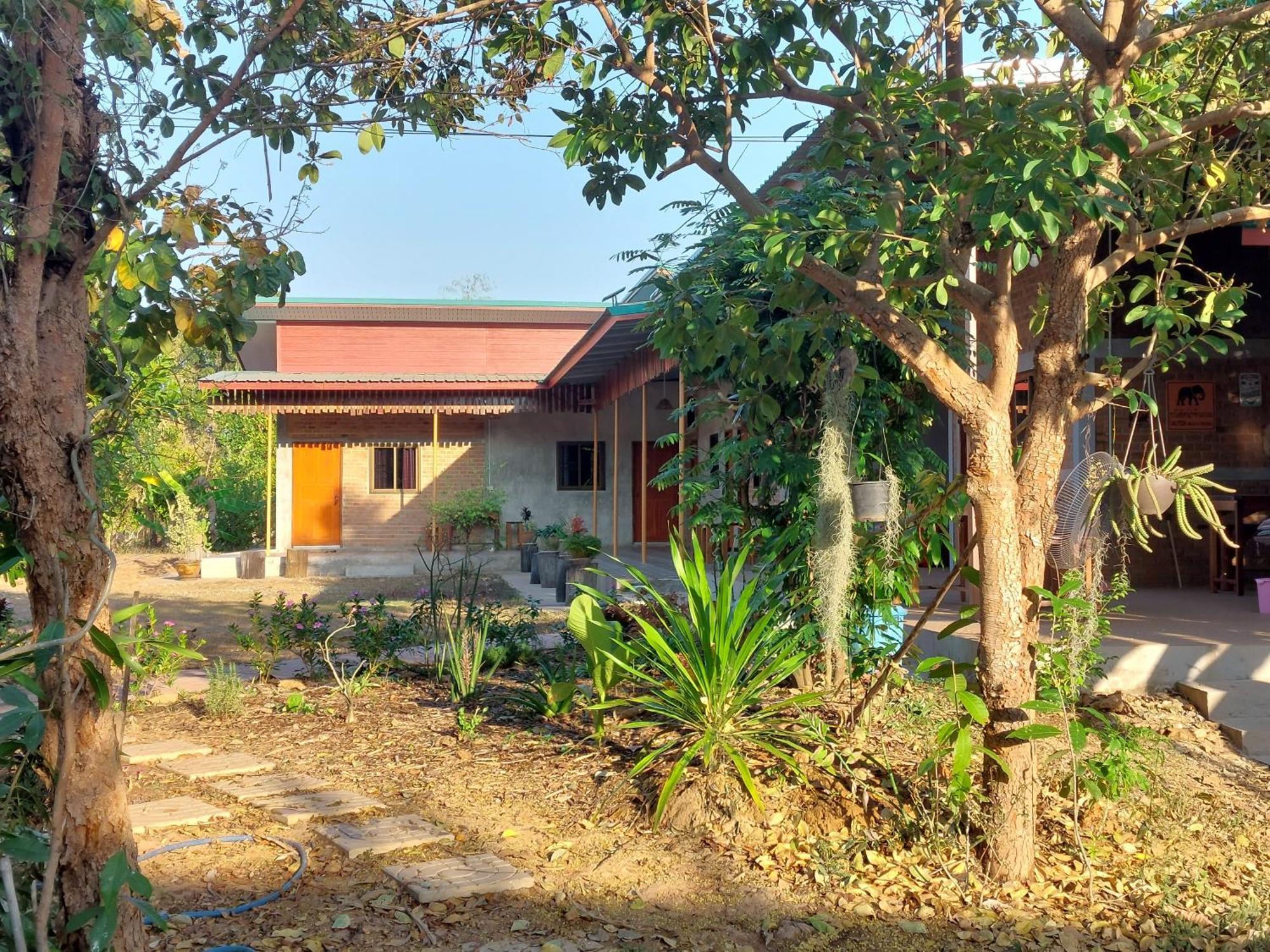Yoga Homestay Seka Exterior photo